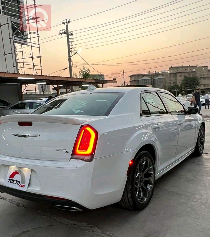 کرایسلەر 300